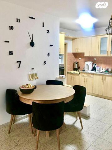 דירה, הרב זוארץ פריג'ה, נאות גנים, נתניה