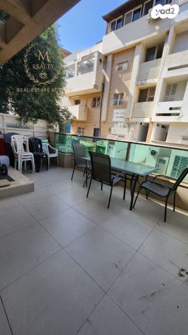 דו משפחתי, פייר ז'ילבר, פרדס הגדוד, נתניה