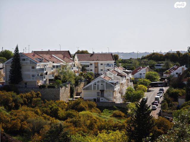 שער הגיא 12