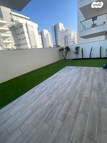 דירת גן, יצחק שמיר, נהריה