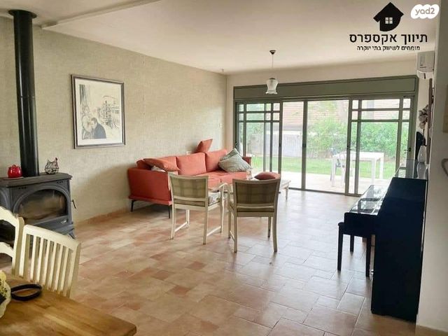 בית פרטי/ קוטג', עומר