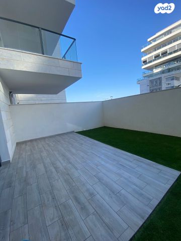 דירת גן, יצחק שמיר, נהריה