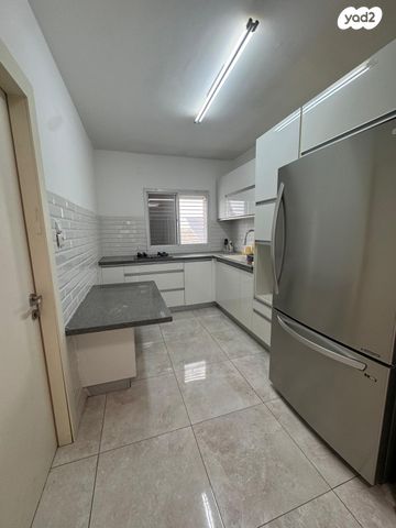 דירה, אבשלום 26, נווה מנחם, באר שבע