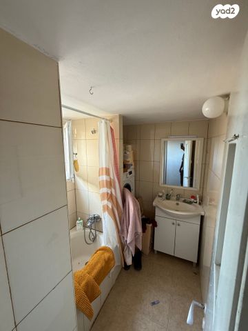 דירה, עמק הזיתים, הרצליה, חיפה