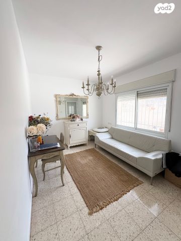 בית פרטי/ קוטג', רפאל דה לה פרגולה, גילה, ירושלים