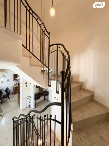 בית פרטי/ קוטג', רפאל דה לה פרגולה, גילה, ירושלים