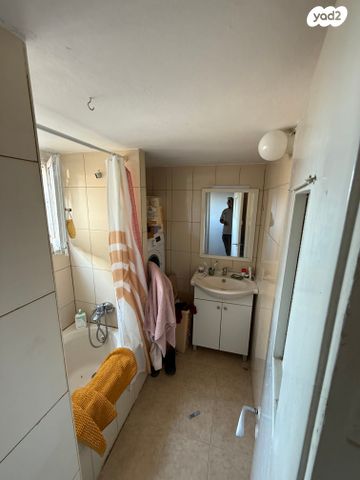 דירה, עמק הזיתים, הרצליה, חיפה