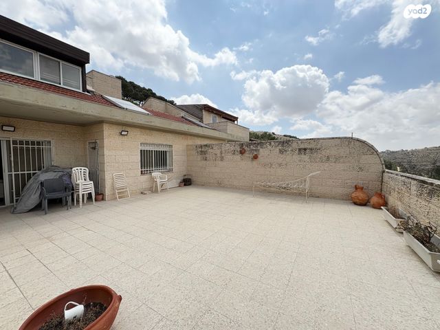 בית פרטי/ קוטג', רפאל דה לה פרגולה, גילה, ירושלים