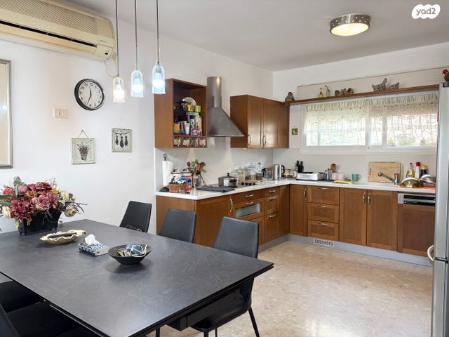 בית פרטי/ קוטג', רפאל דה לה פרגולה, גילה, ירושלים