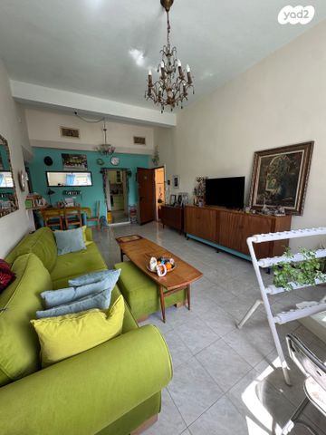 דירה, שבטי ישראל, צהלון, שיכוני חסכון, תל אביב יפו