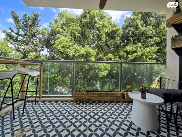 דירה, רעננה