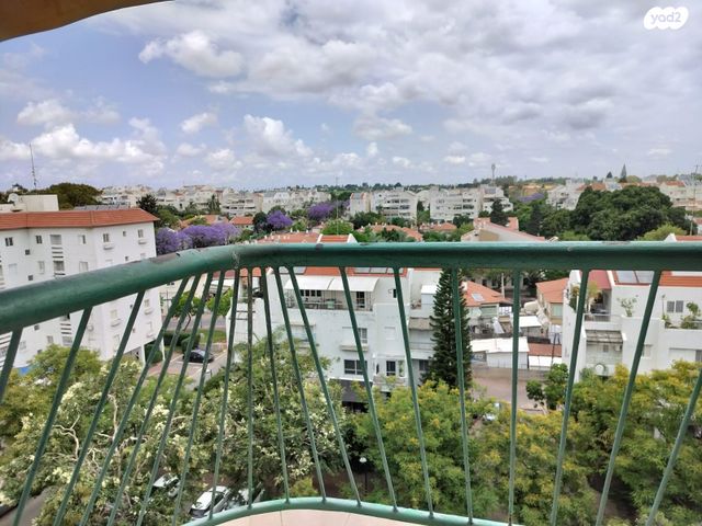 דירה, דובדבן הכפר, כפר סבא