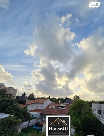 דו משפחתי, נווה עמל, הרצליה