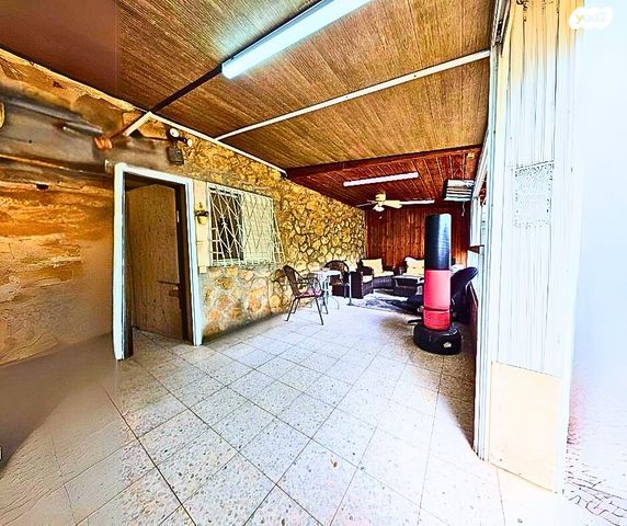 דירת גן, אנטיגונוס, ירושלים