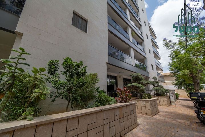 דירה, תל חי, רעננה