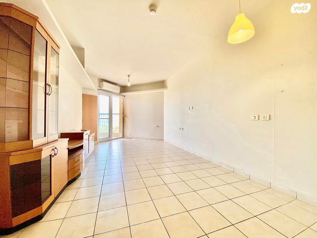 דירה, שדרות מנחם בגין, גבעת אולגה, חדרה