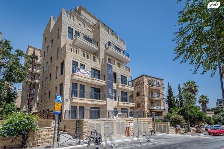 טלביה, קוממיות