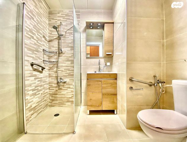 דירה, שדרות מנחם בגין, גבעת אולגה, חדרה