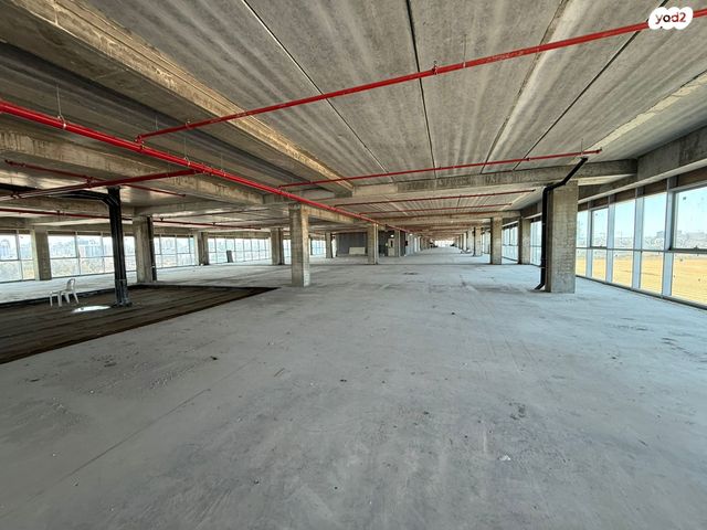 אהרון ברט 18