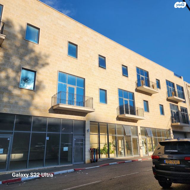 חנויות/ שטח מסחרי