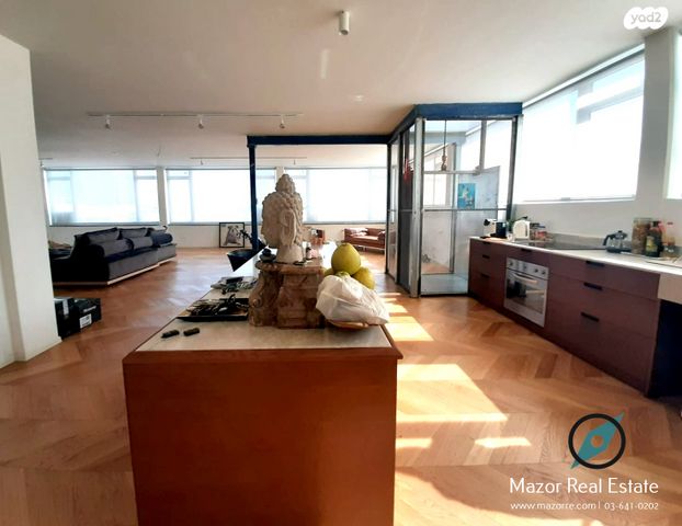 משרדים, מונטיפיורי, הרכבת, תל אביב יפו