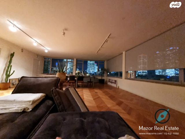 משרדים, מונטיפיורי, הרכבת, תל אביב יפו