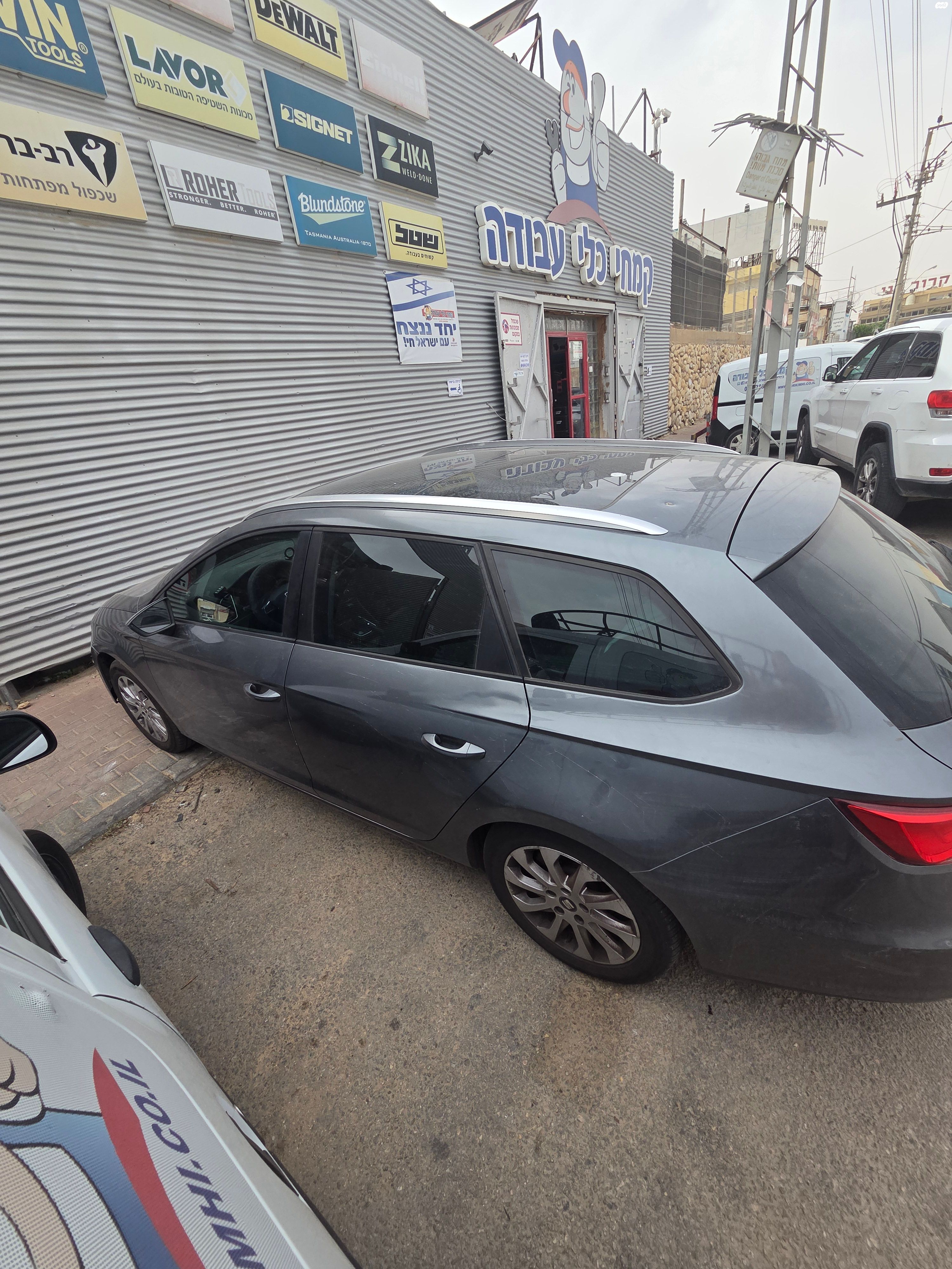 מודעת רכב סיאט לאון