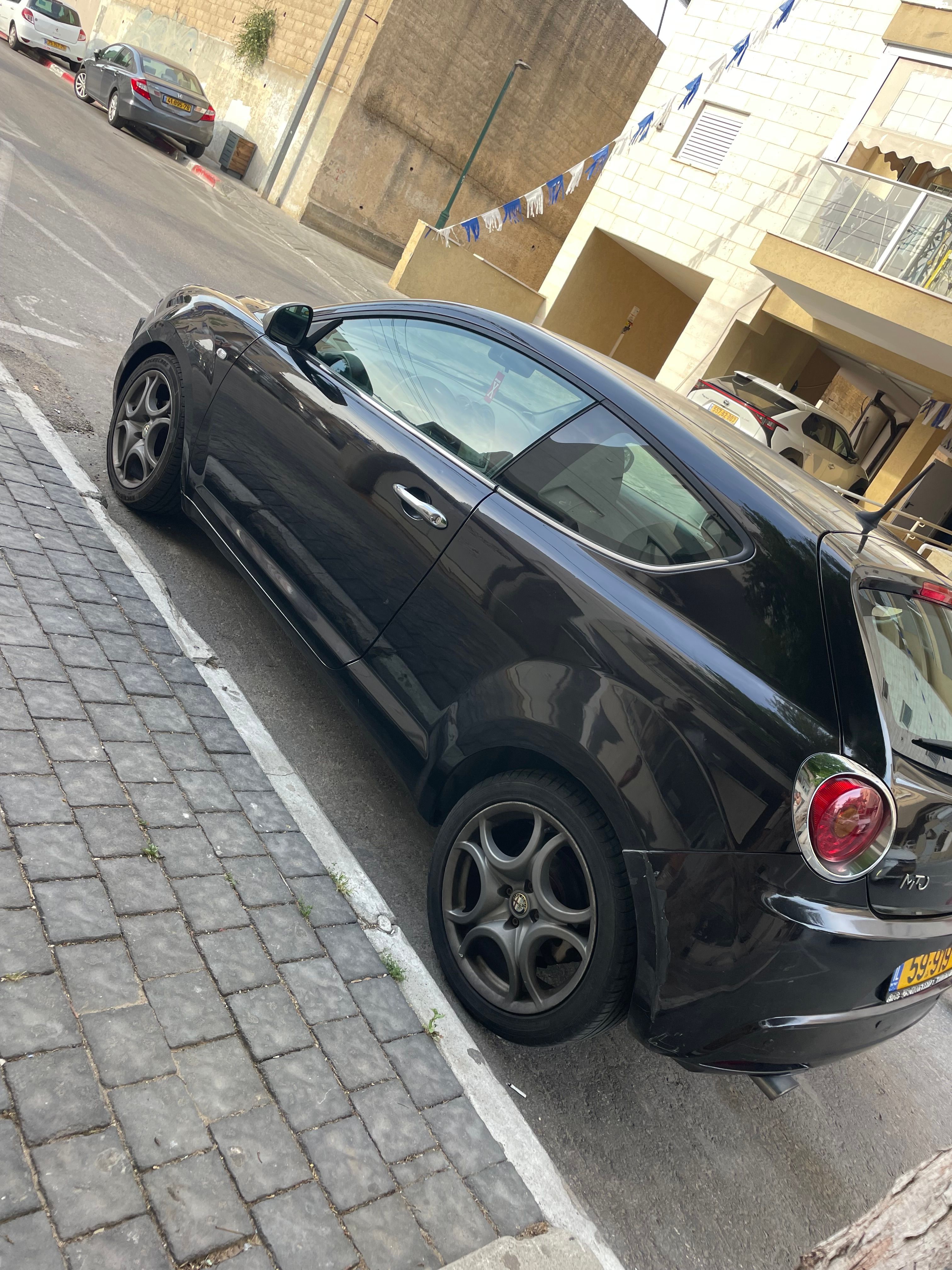 מודעת רכב אלפא רומיאו מיטו