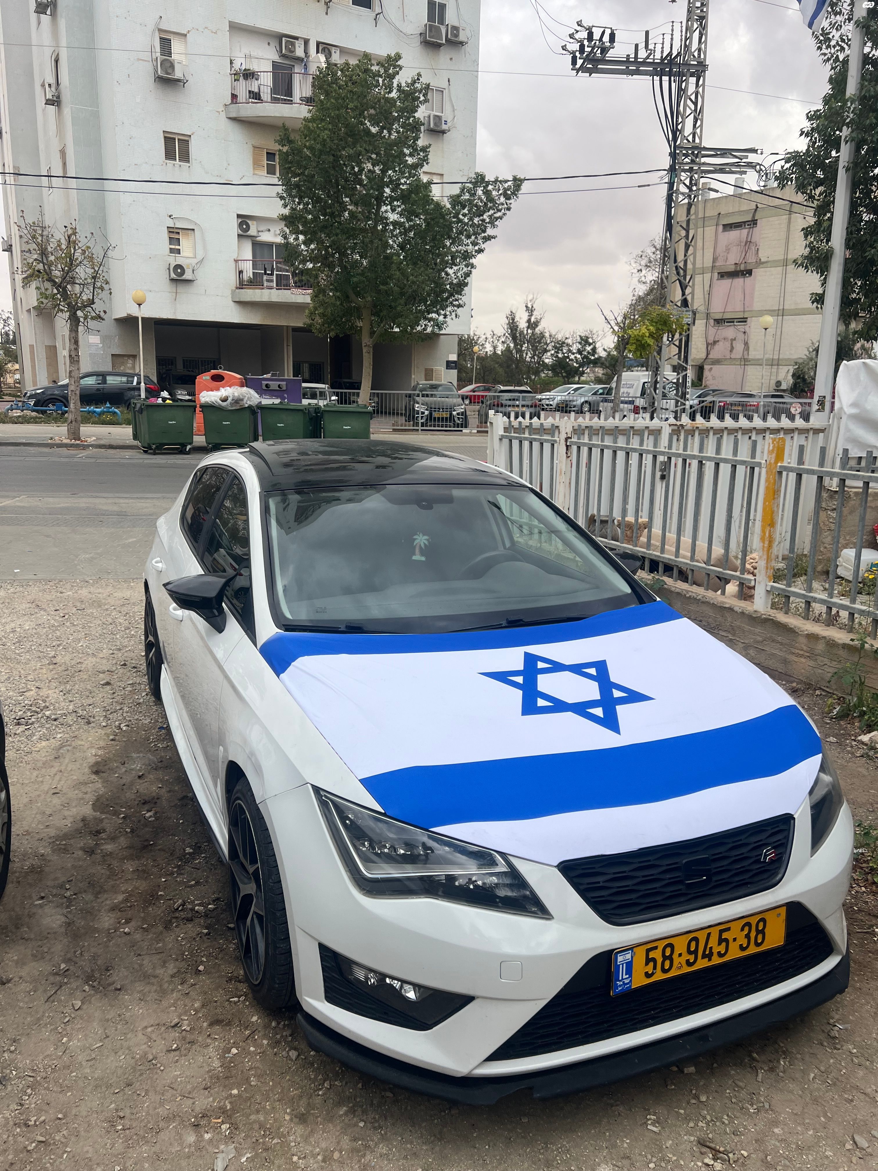 מודעת רכב סיאט לאון