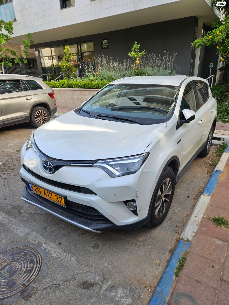 מודעת רכב טויוטה RAV4