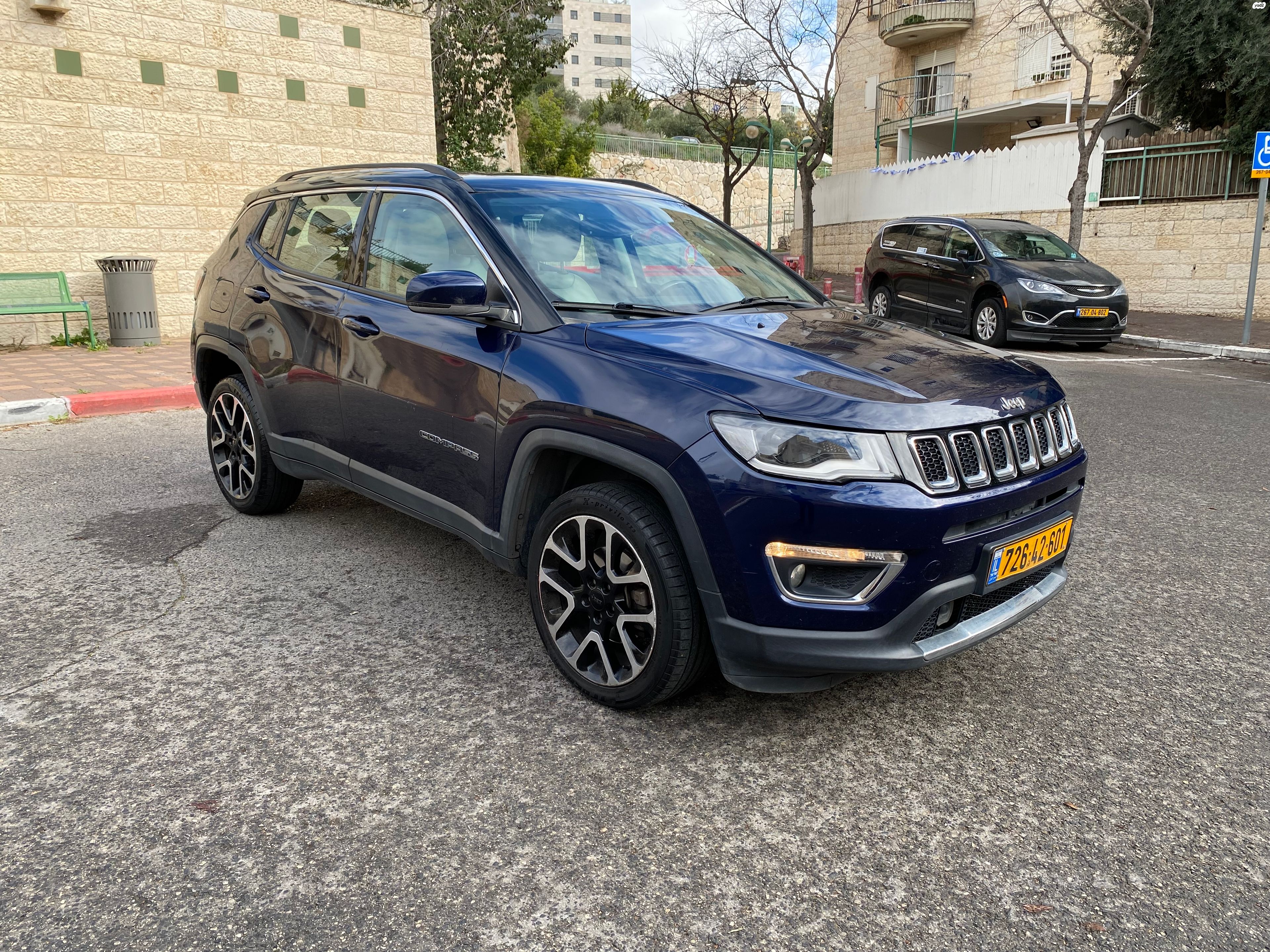 מודעת רכב ג'יפ קומפאס