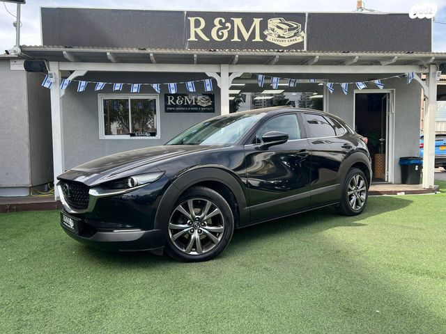 מודעת רכב מאזדה CX-30