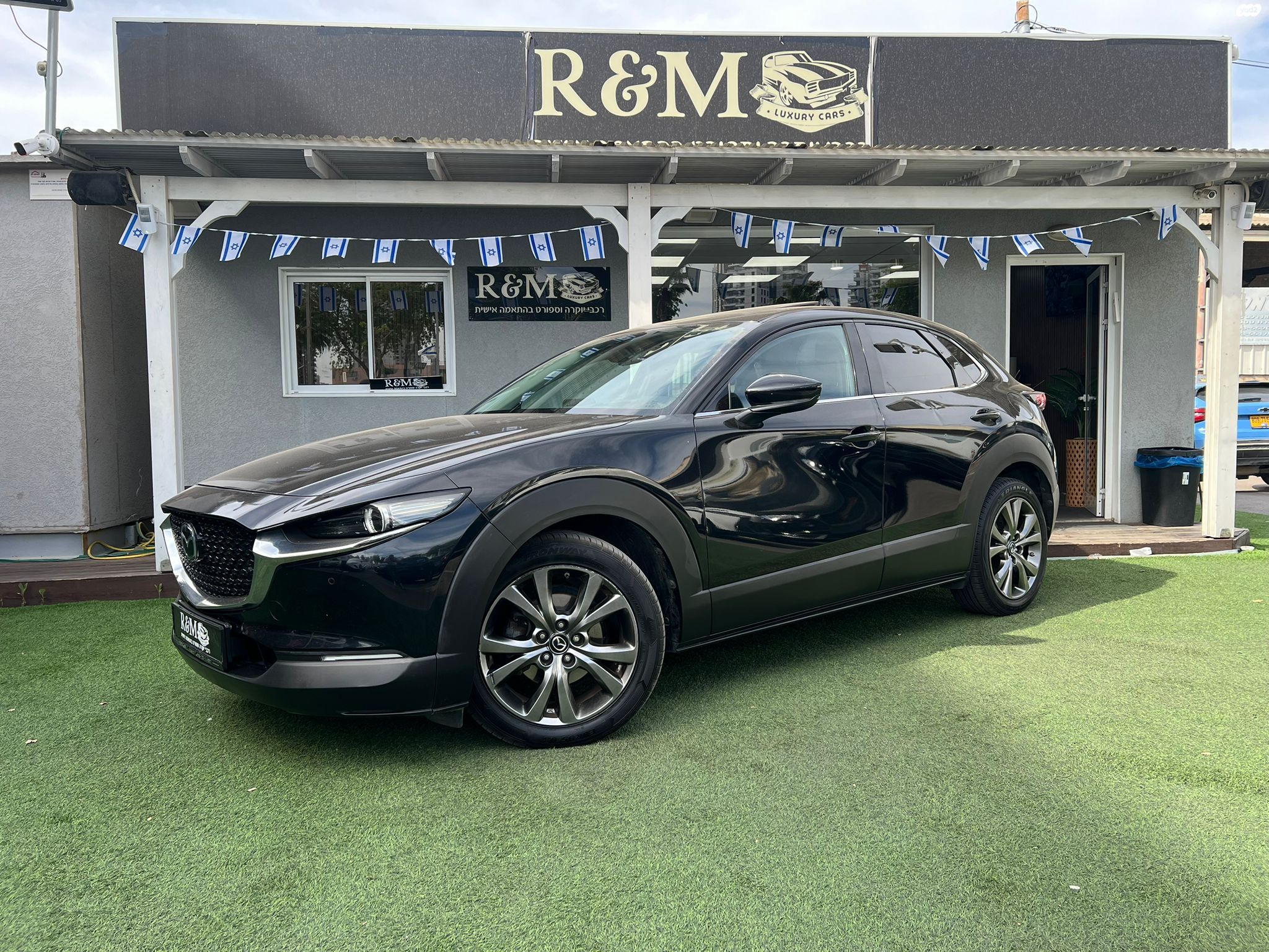 מודעת רכב מאזדה CX-30