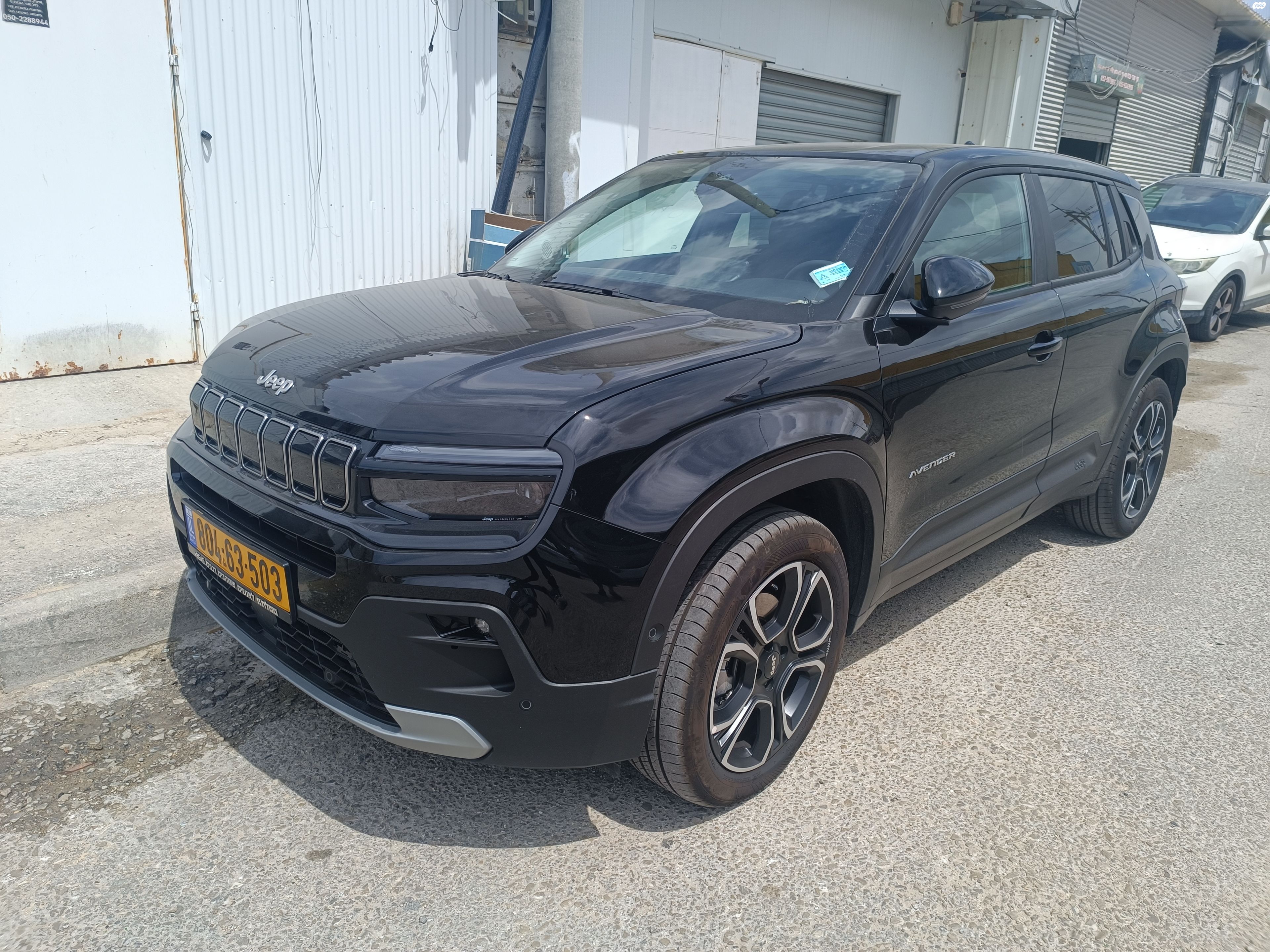 מודעת רכב ג'יפ אוונגר
