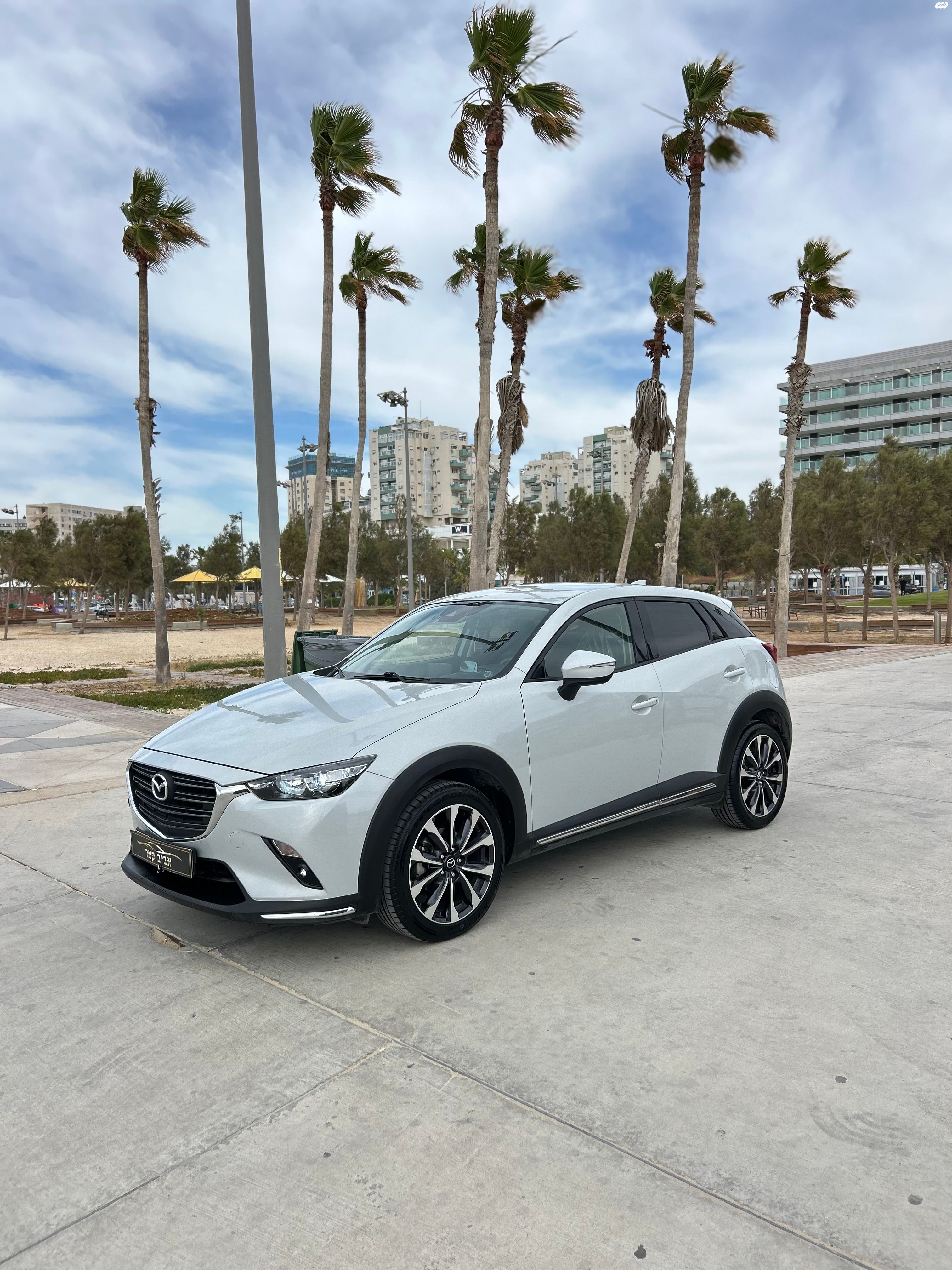 מודעת רכב מאזדה CX-3