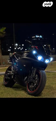 מודעת רכב ימאהה YZF-R1