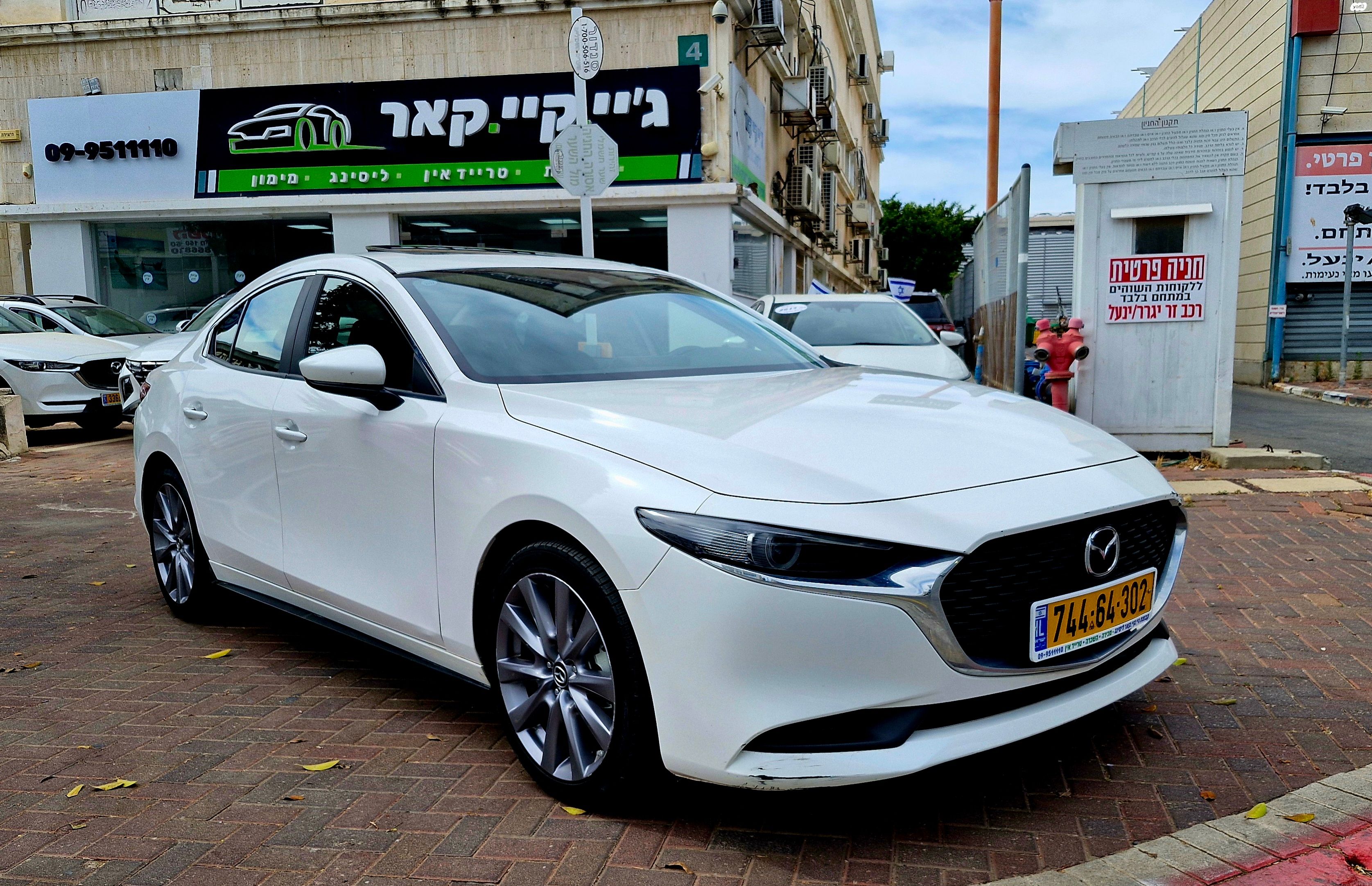 מודעת רכב מאזדה 3