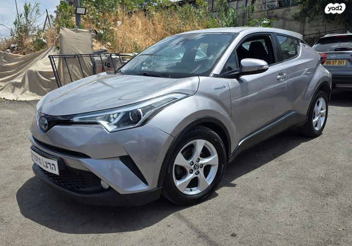 מודעת רכב טויוטה C-HR