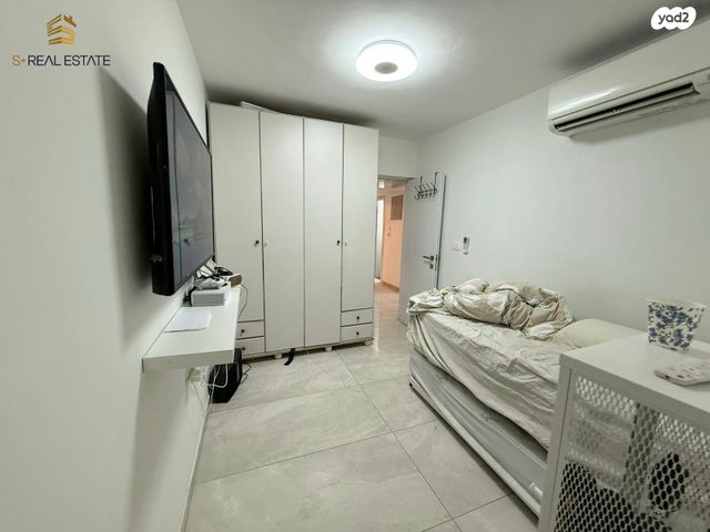 דירה, ארץ חפץ, שמואל הנביא, ירושלים