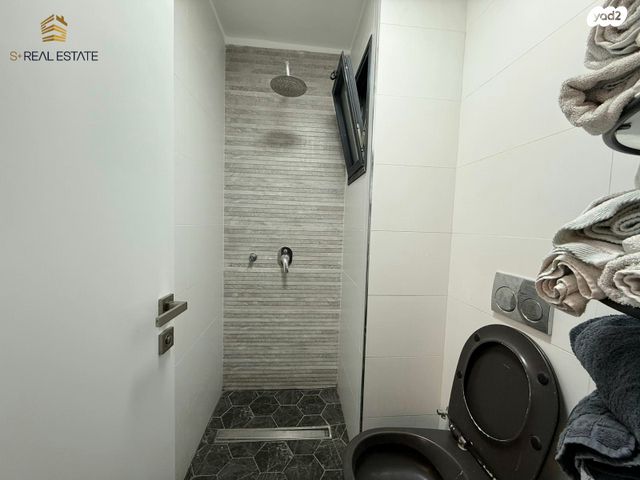 דירה, ארץ חפץ, שמואל הנביא, ירושלים