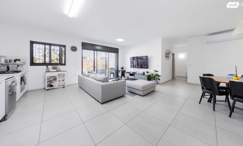 דירת גן, פסגות אפק, ראש העין