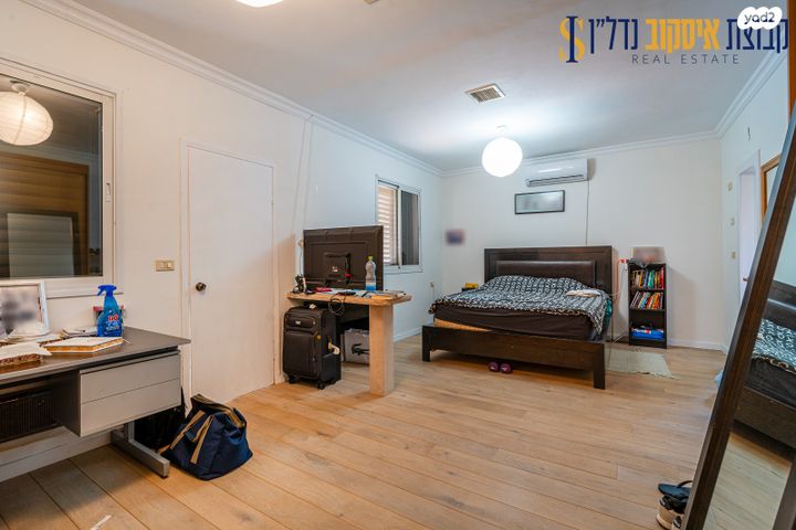 דו משפחתי, פרדס חנה כרכור