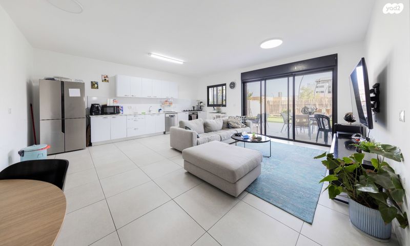 דירת גן, פסגות אפק, ראש העין