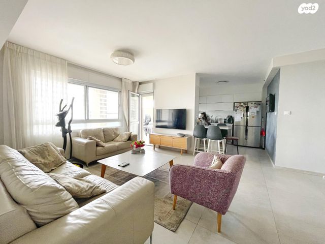 דירה, ירח אב 13, הכרמים, מודיעין מכבים רעות