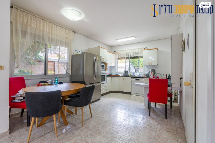 דו משפחתי, פרדס חנה כרכור