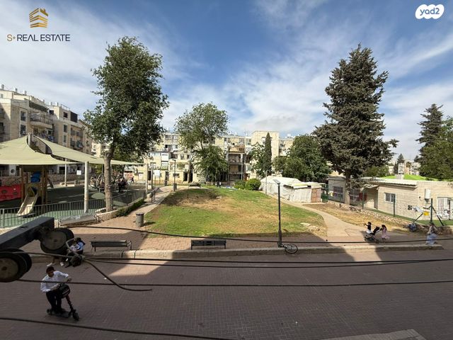 דירה, ארץ חפץ, שמואל הנביא, ירושלים