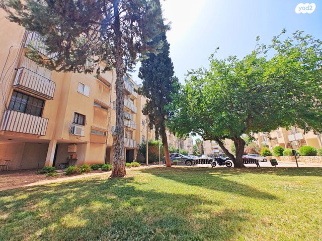 דירה, הרי הגולן 16, הרצליה