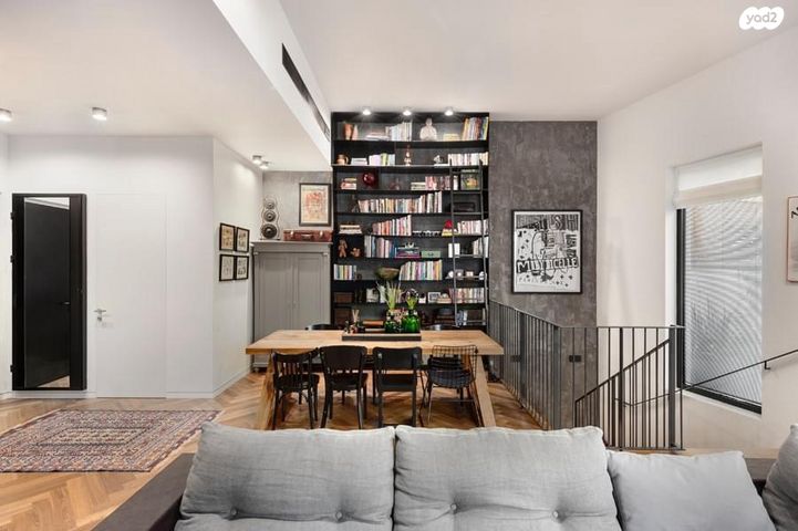 דירת גן, שדרות מסריק 15, הצפון הישן - דרום, תל אביב יפו