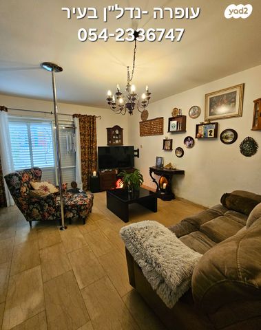 דו משפחתי, רחל הרשנזון, שעריים, רחובות