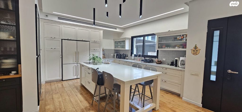 בית פרטי/ קוטג', נאות רבין, יבנה